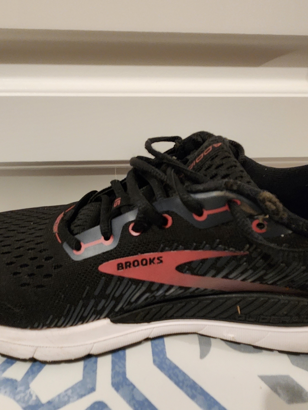 Brooks Adrenaline GTS 21 Women's Athletic Shoes Black & Pink